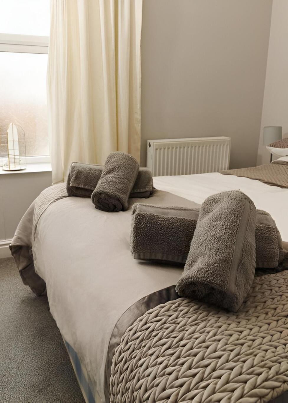 Seaside Bliss Your Perfect 1br Wales Escape Apartment Llandudno