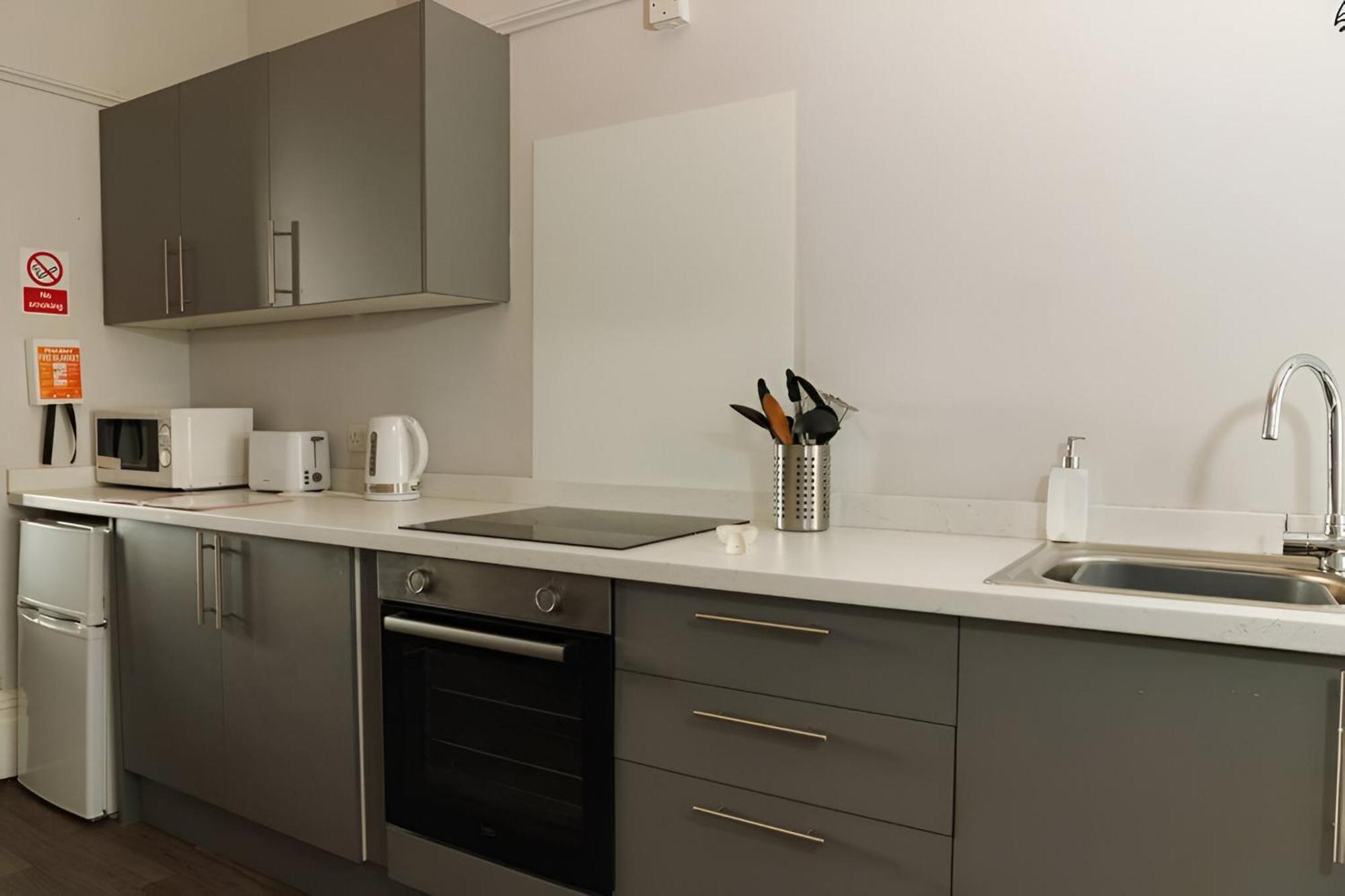 Seaside Bliss Your Perfect 1br Wales Escape Apartment Llandudno