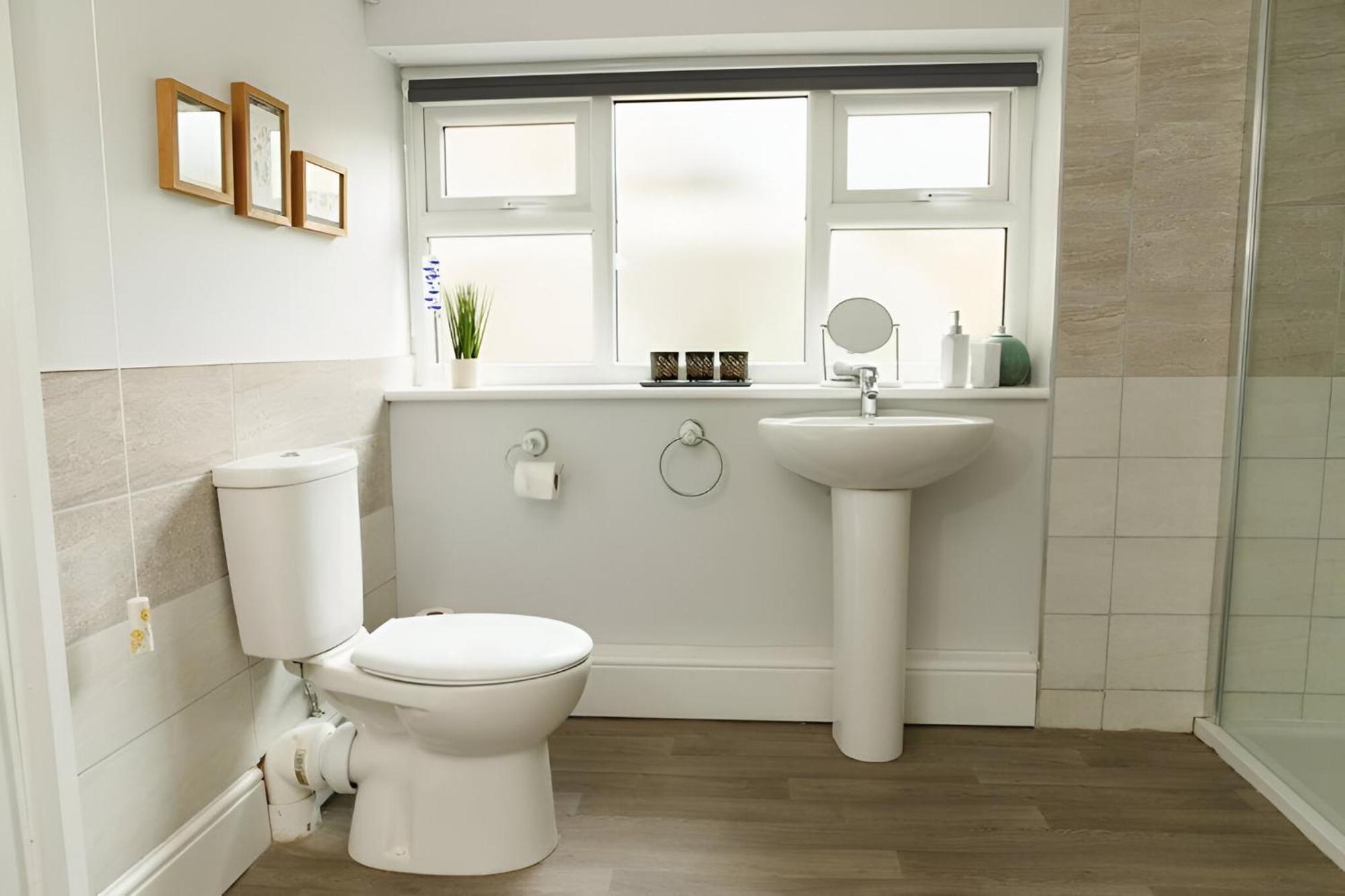 Seaside Charm 1br Coastal Retreat In Wales Apartment