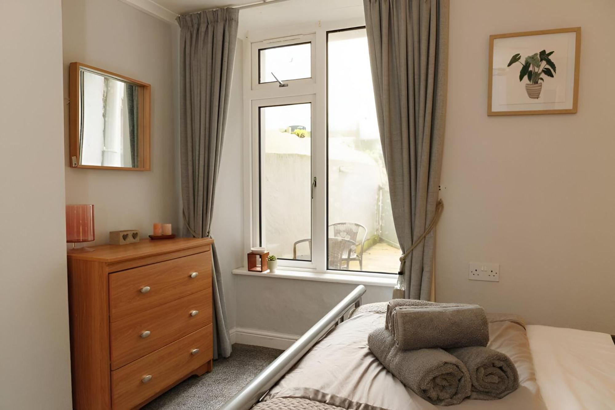 Apartment Seaside Charm 1br Coastal Retreat In Wales *