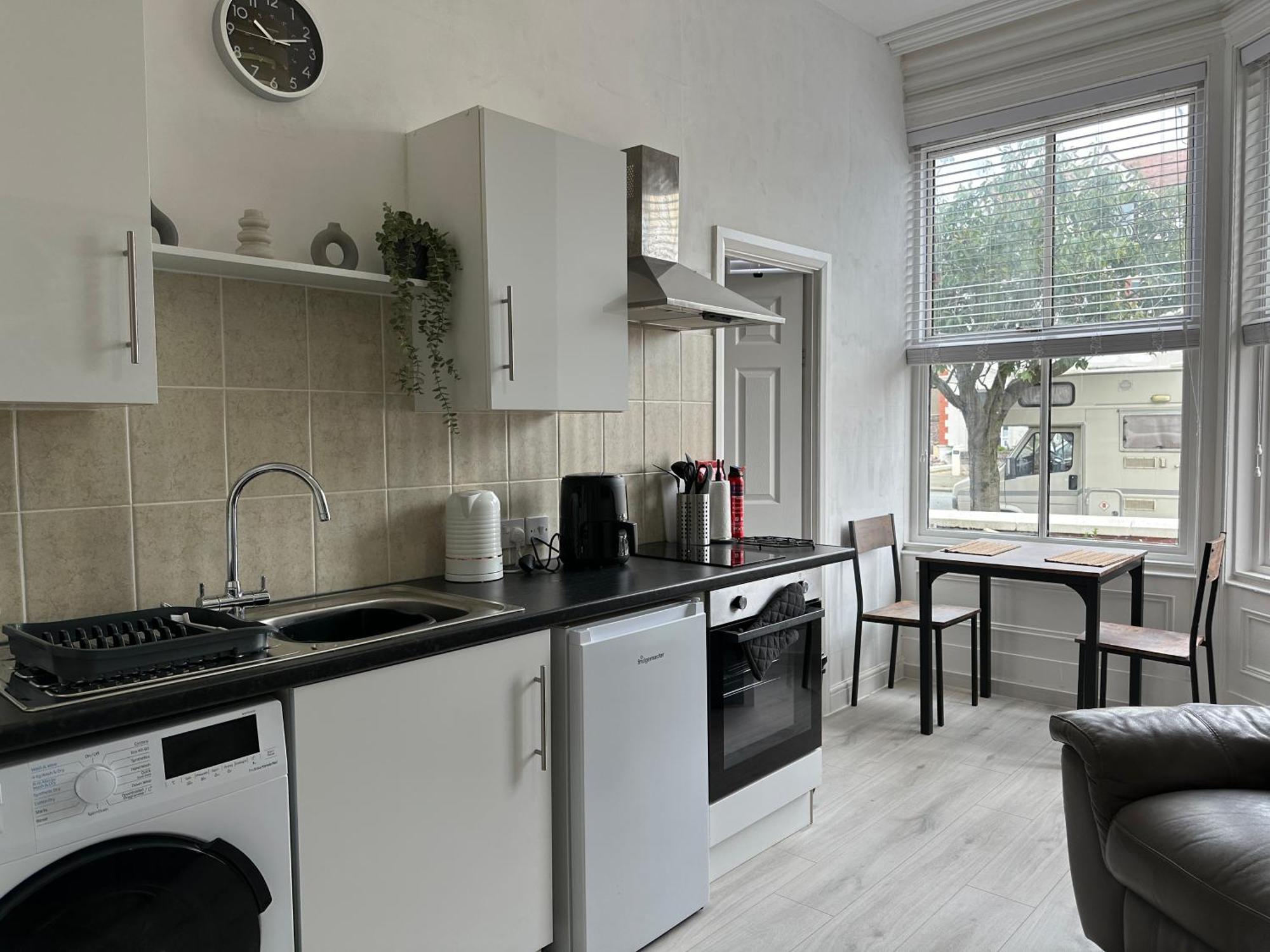 Carmen Sylva Ground Floor F3 Apartment Llandudno
