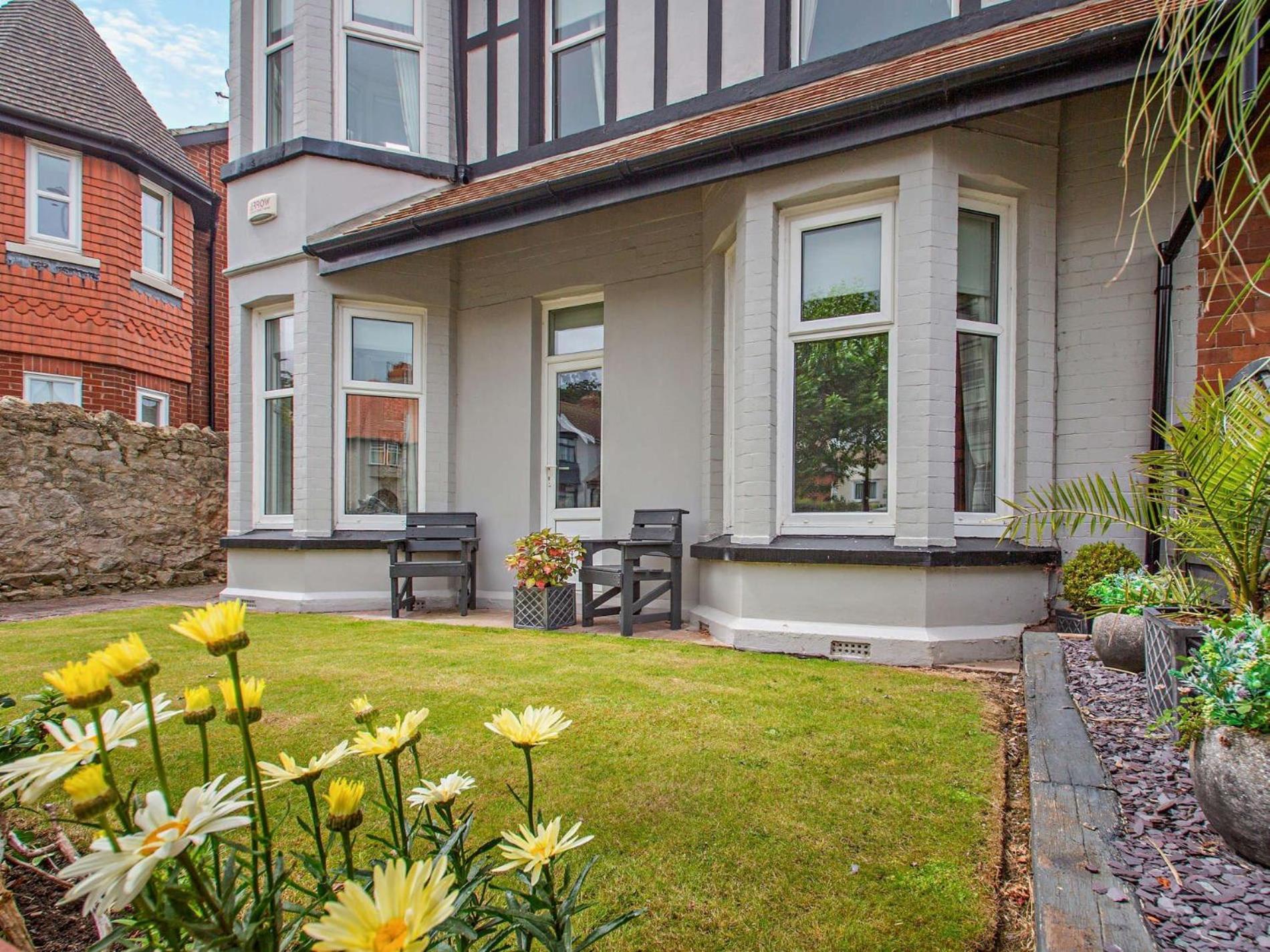 4 Bed In 95235 Llandudno