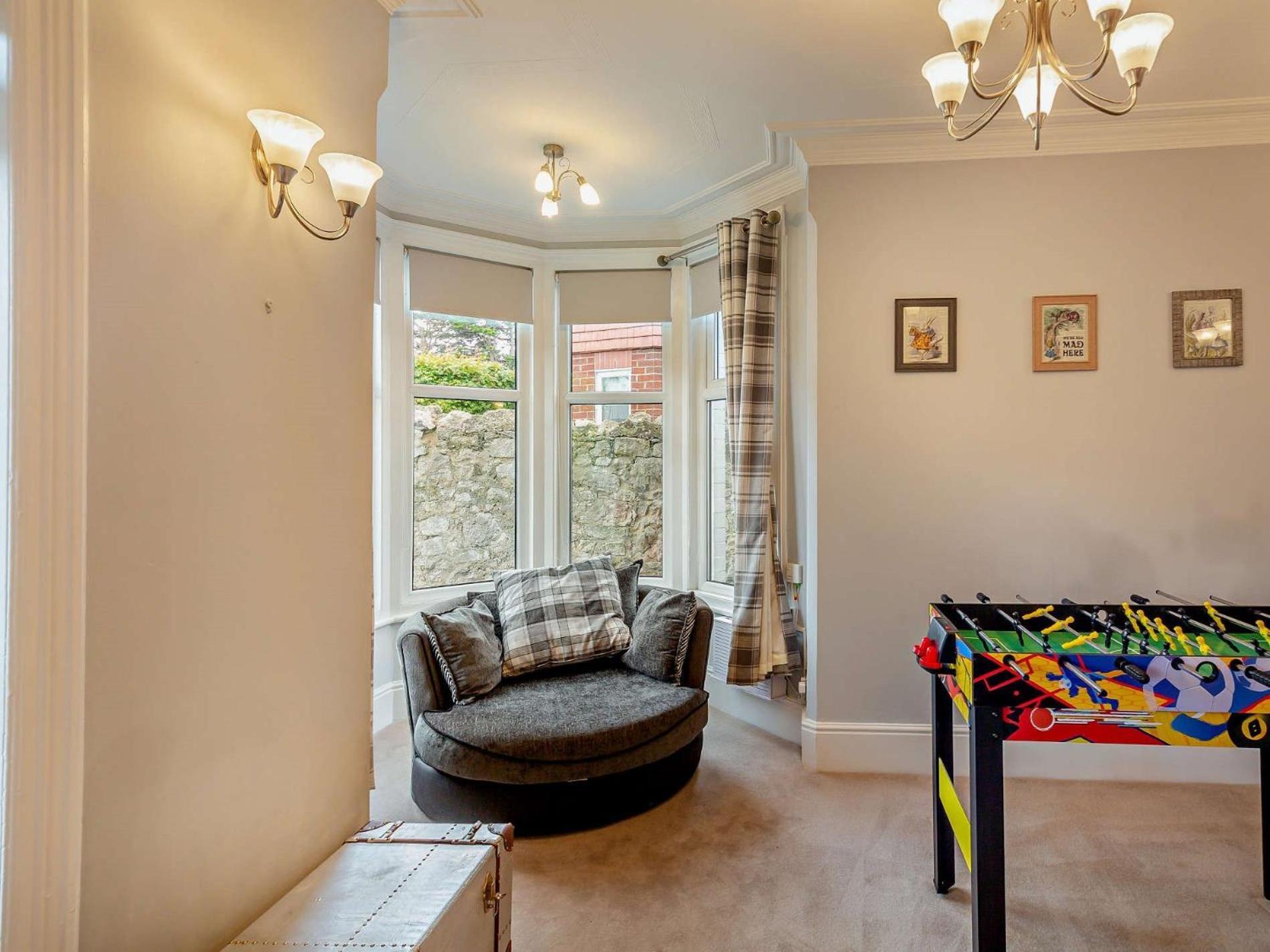 4 Bed In 95235 *