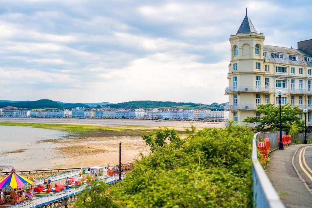 Apartment Anchorage 4 - One Bed Close To The Centre And The Beach, Located In Llandudno, North Wales