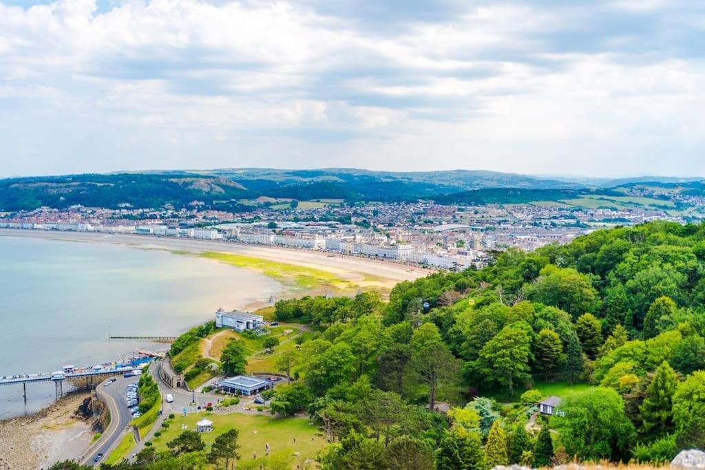 Anchorage 4 - One Bed Close To The Centre And The Beach, Located In Llandudno, North Wales Llandudno