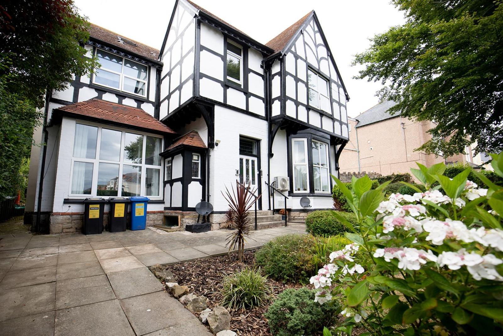 Anchorage 3 - Close To The Centre And The Beach, Located In Llandudno, North Wales * Llandudno