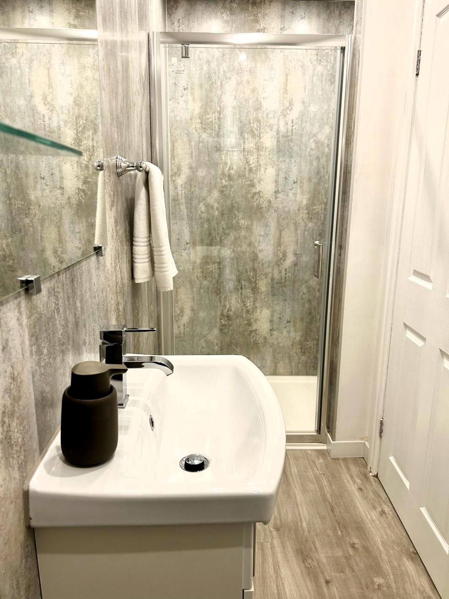 Willesden, 1, A Beautifully Furnished One Bedroomed In The Heart Of Apartment