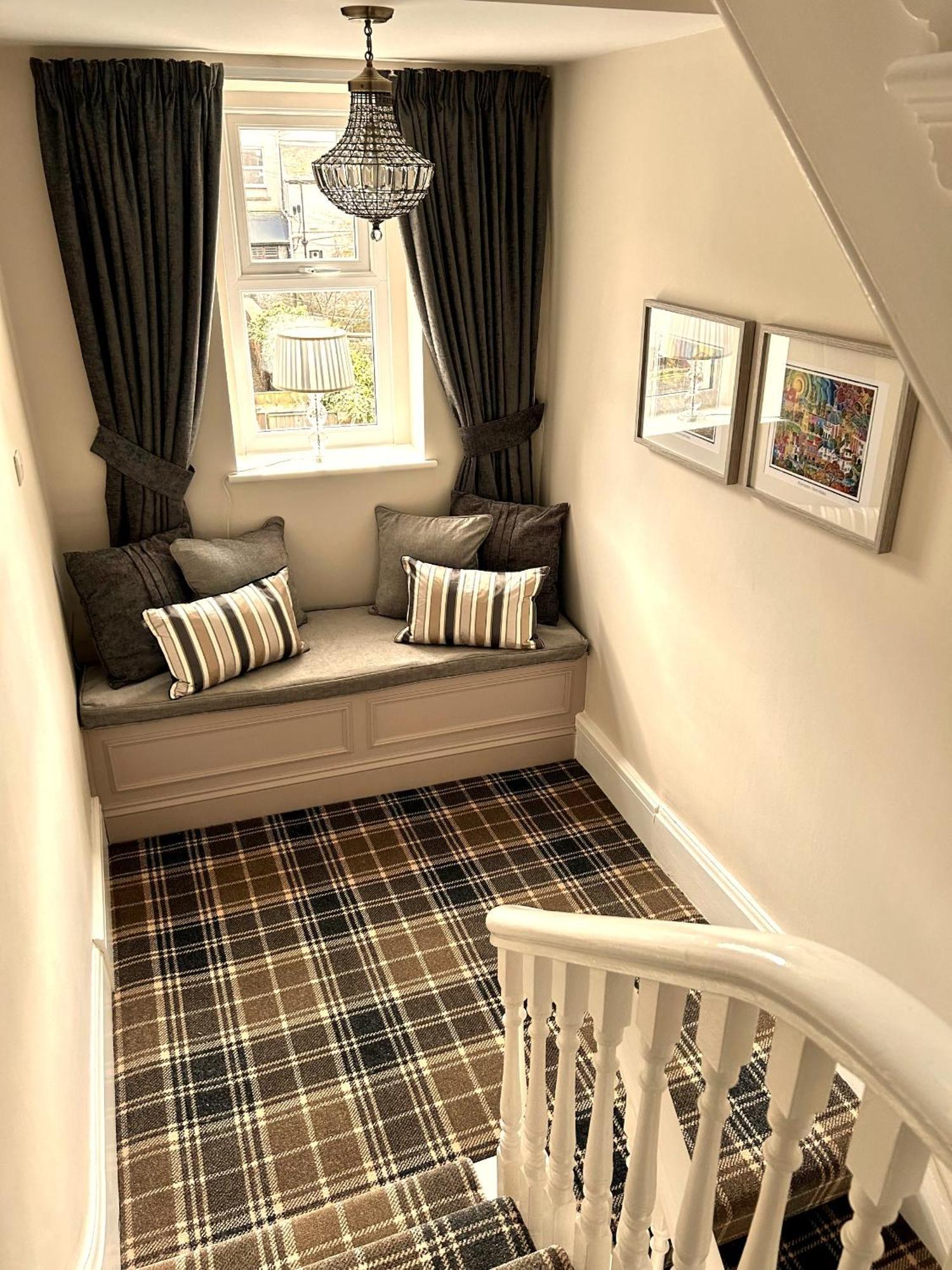 Apartment Willesden, 1, A Beautifully Furnished One Bedroomed In The Heart Of