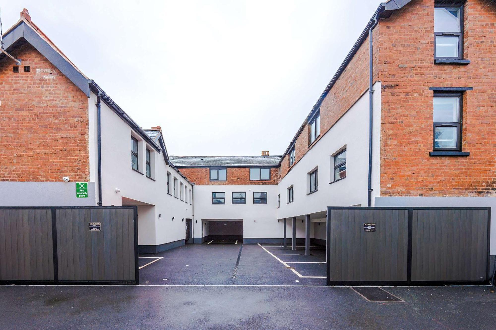 Court - 2 Bedroom By Assured *