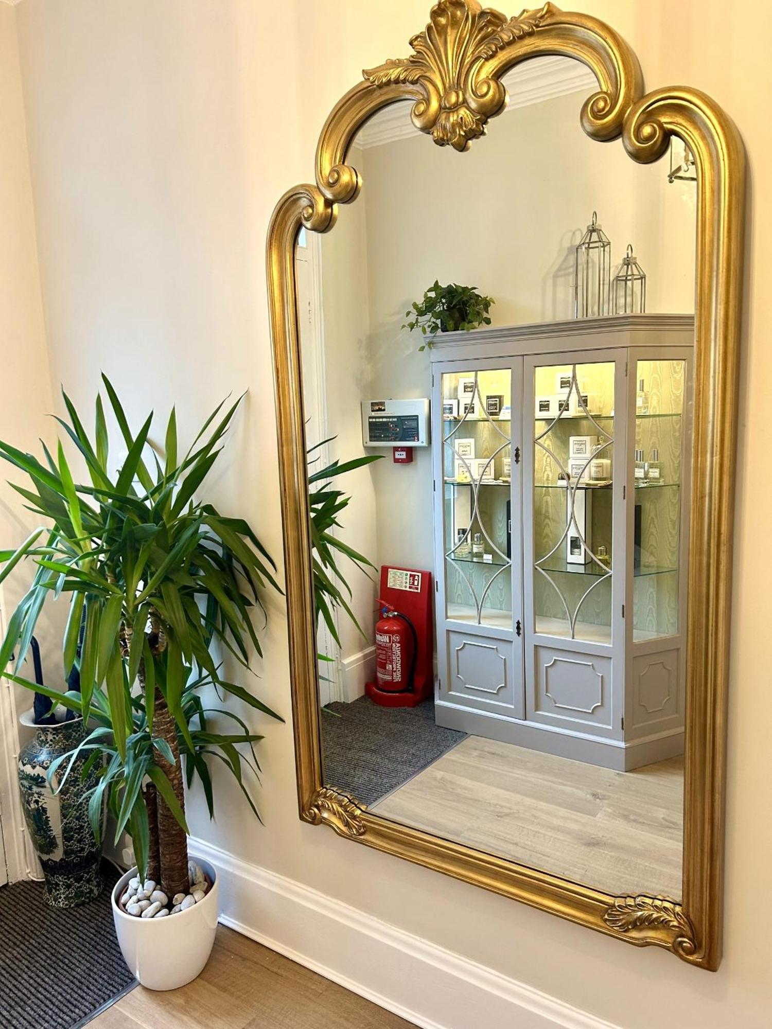 Apartment Willesden, 2, A Beautifully Furnished And Spacious Located In The Heart Of