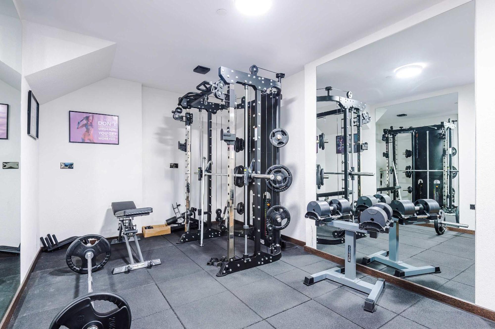 Court Complex - Sleeps 24 Llandudno