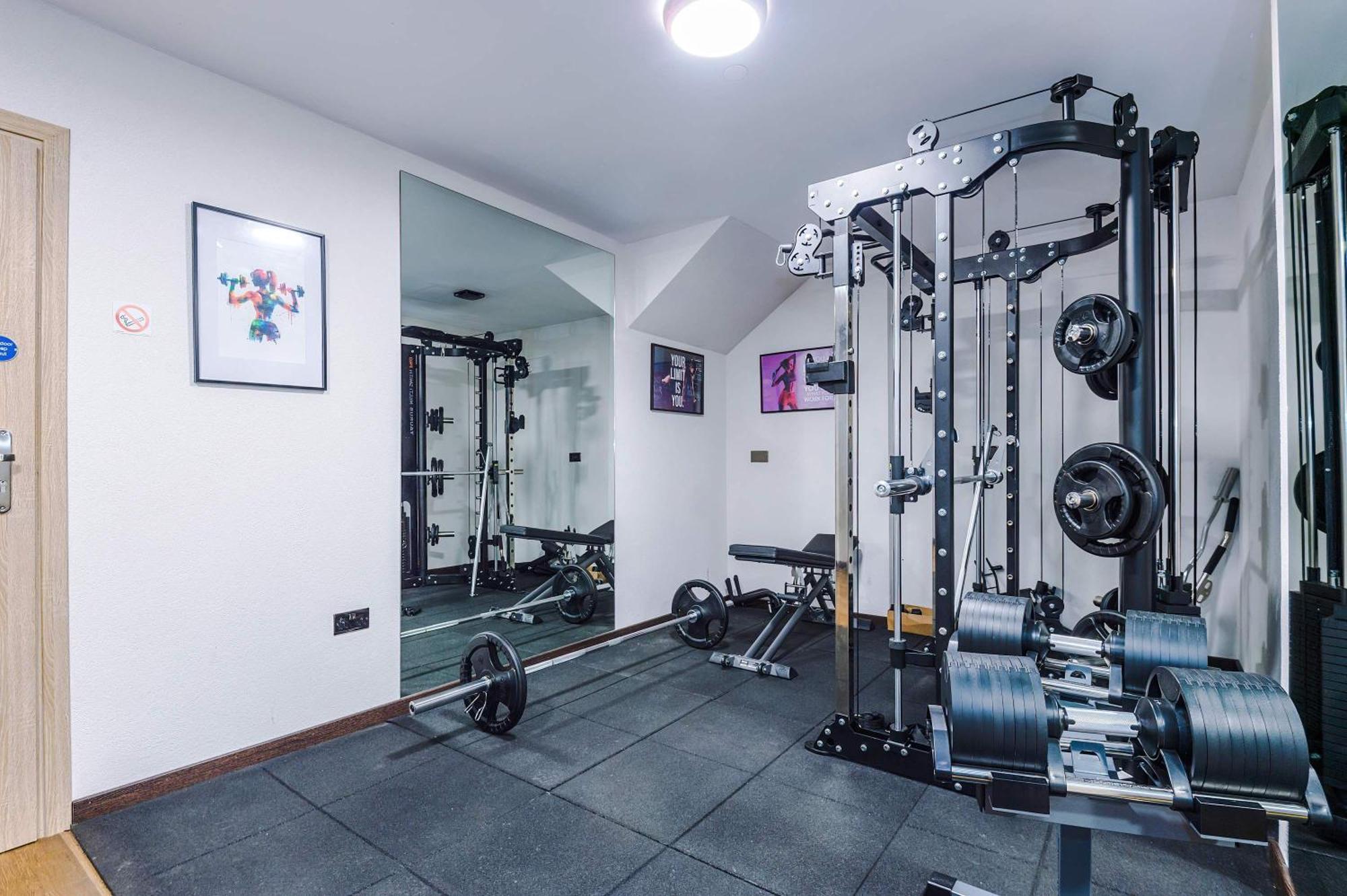 Apartment Court Complex - Sleeps 24 *