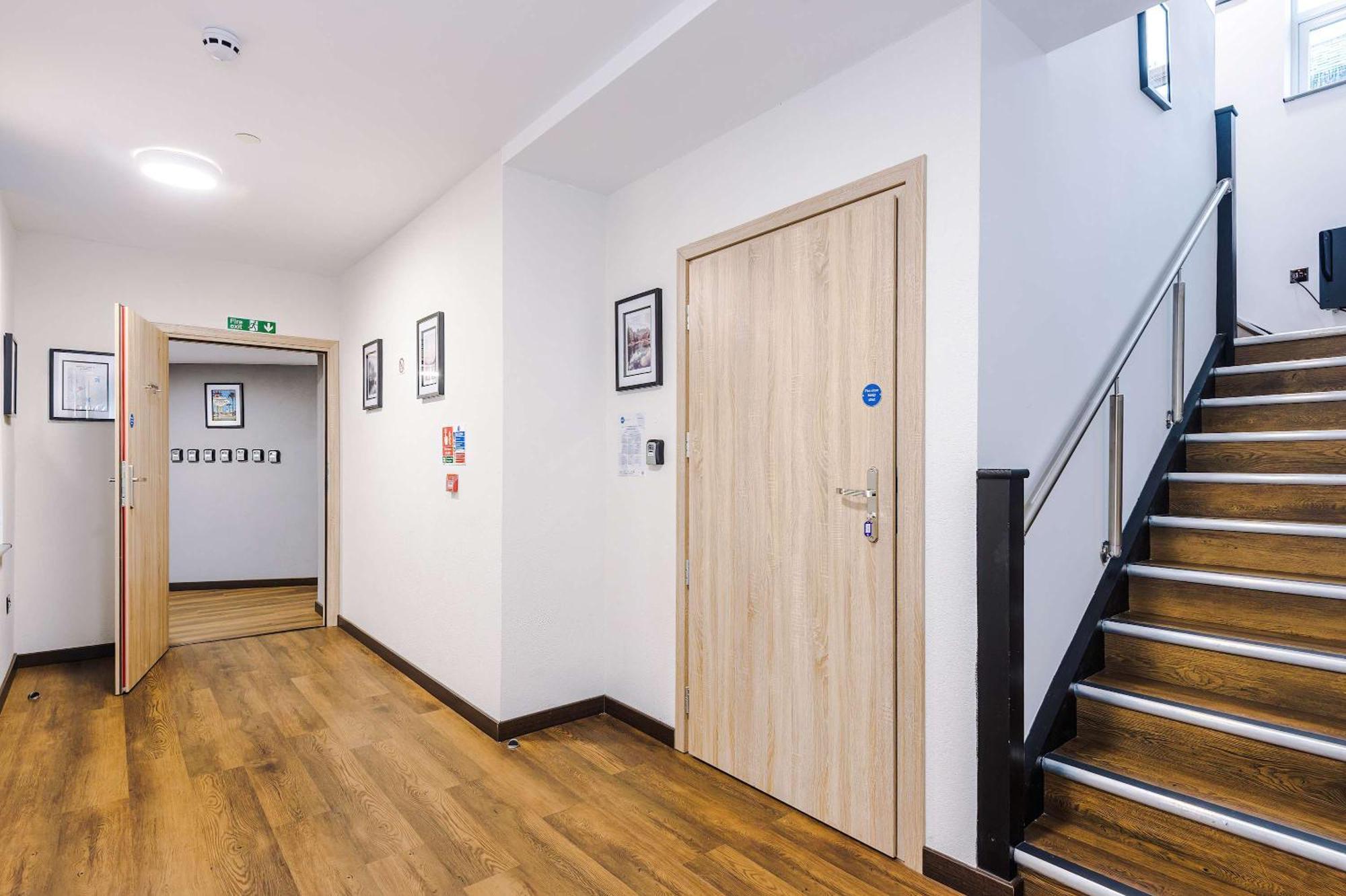Apartment Court Complex - Sleeps 24 Llandudno