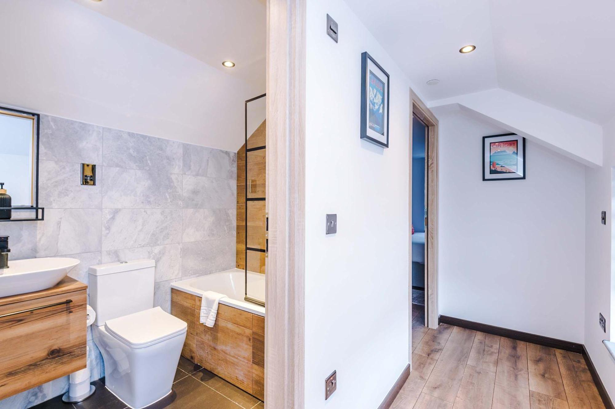 Court Complex - Sleeps 24 Apartment Llandudno