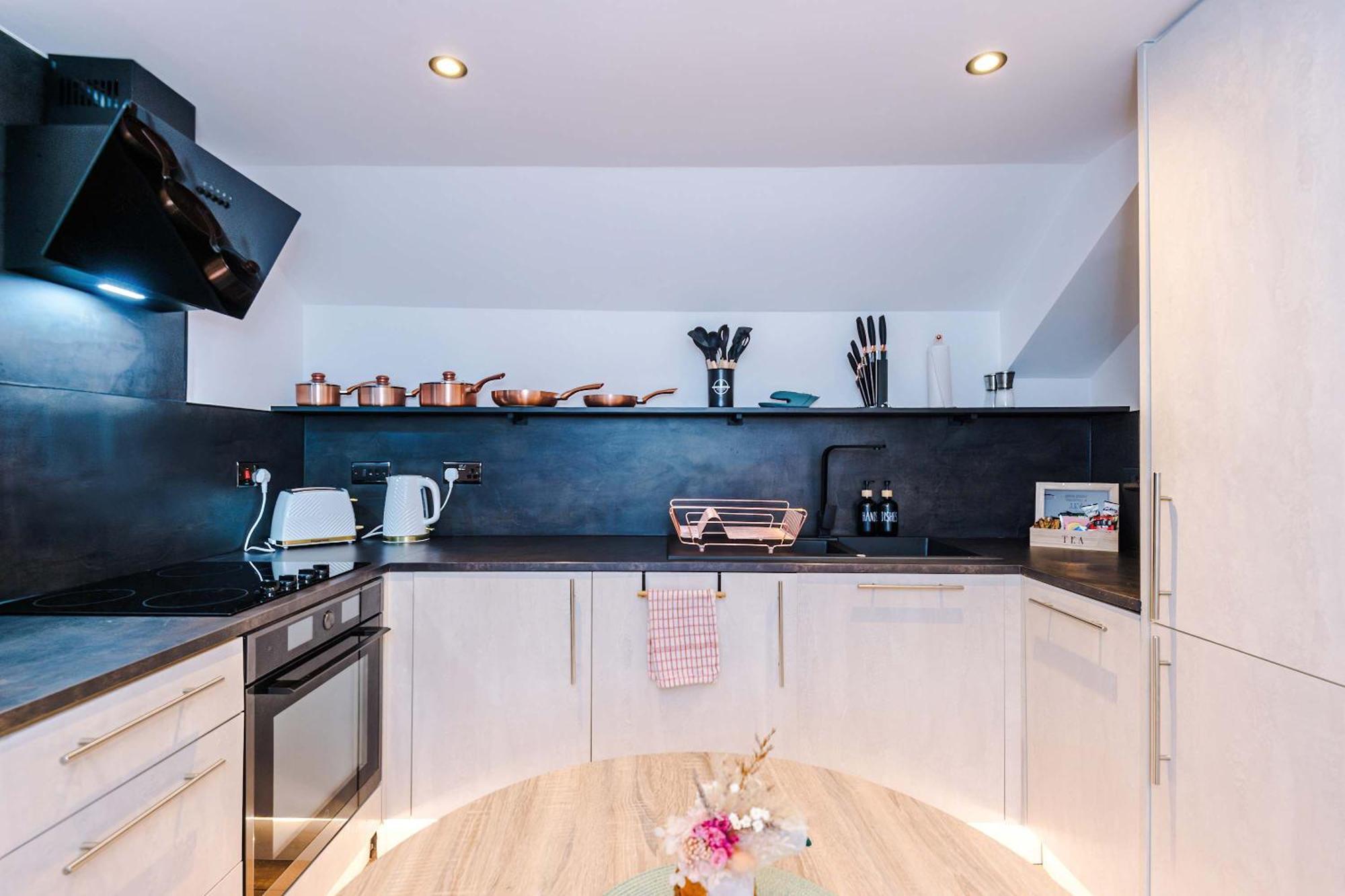 Apartment Court Complex - Sleeps 24 Llandudno