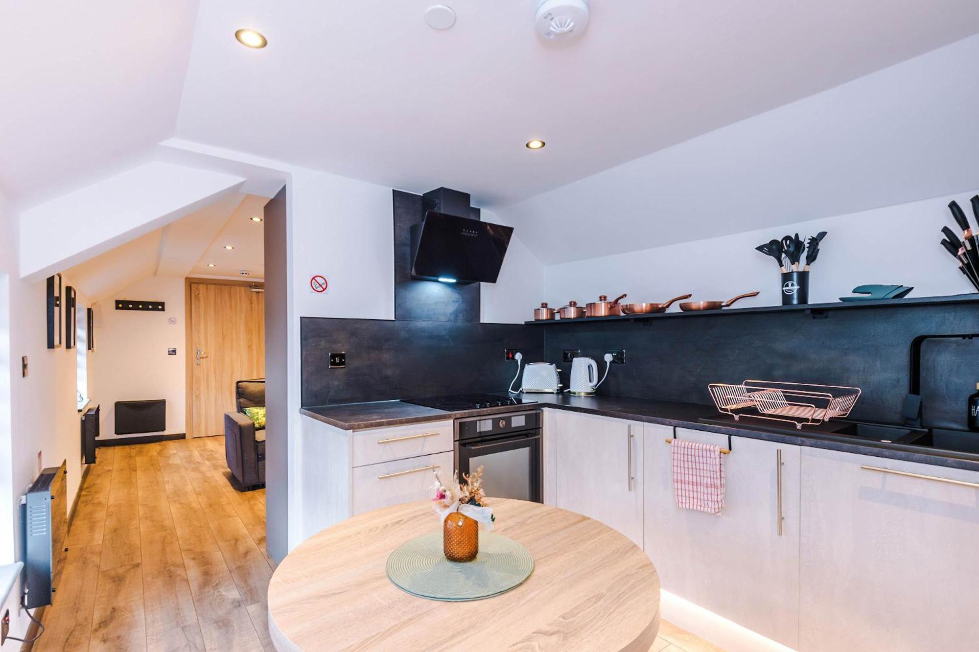 Court Complex - Sleeps 24 *