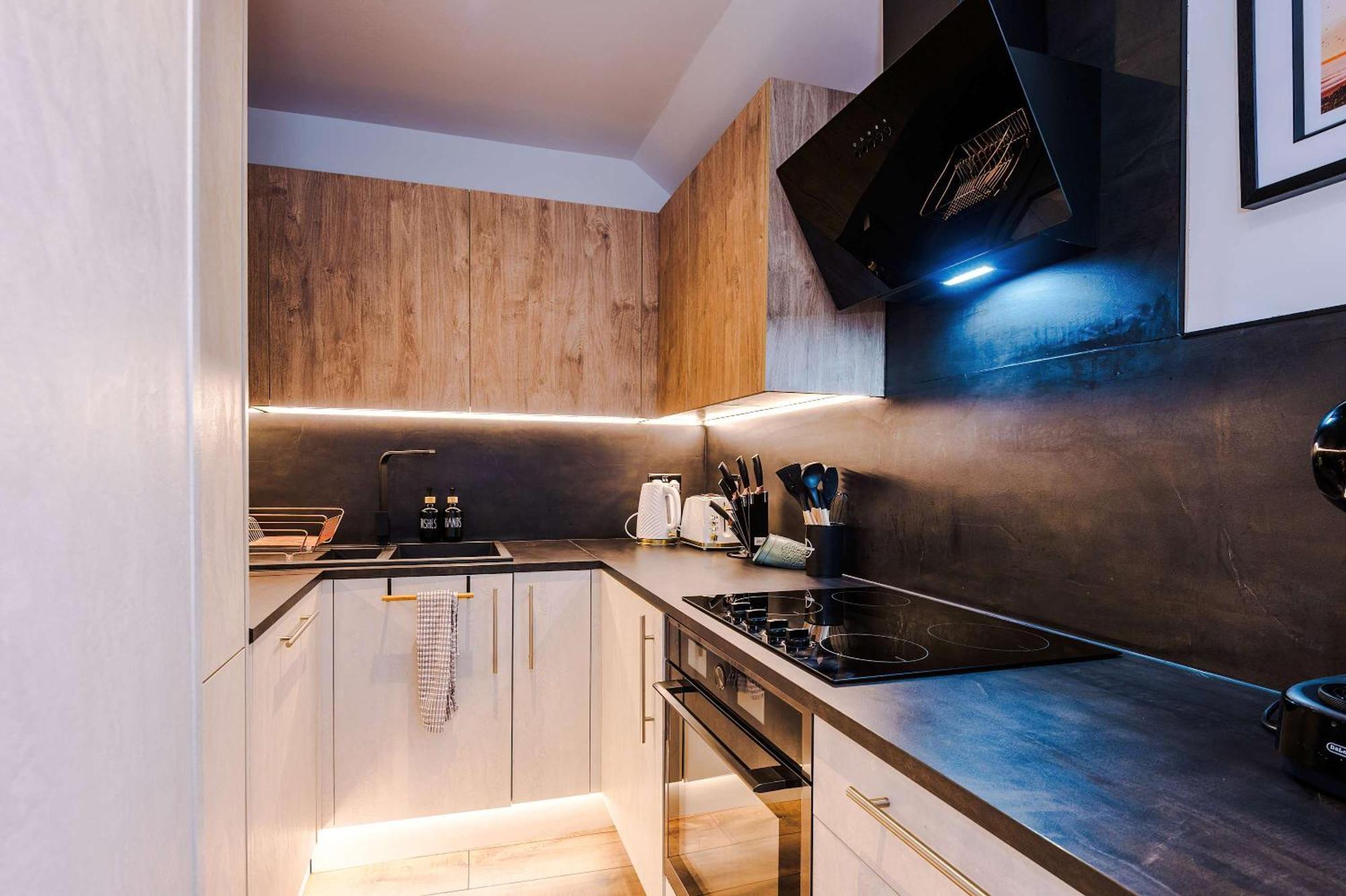 Court Complex - Sleeps 24 Llandudno
