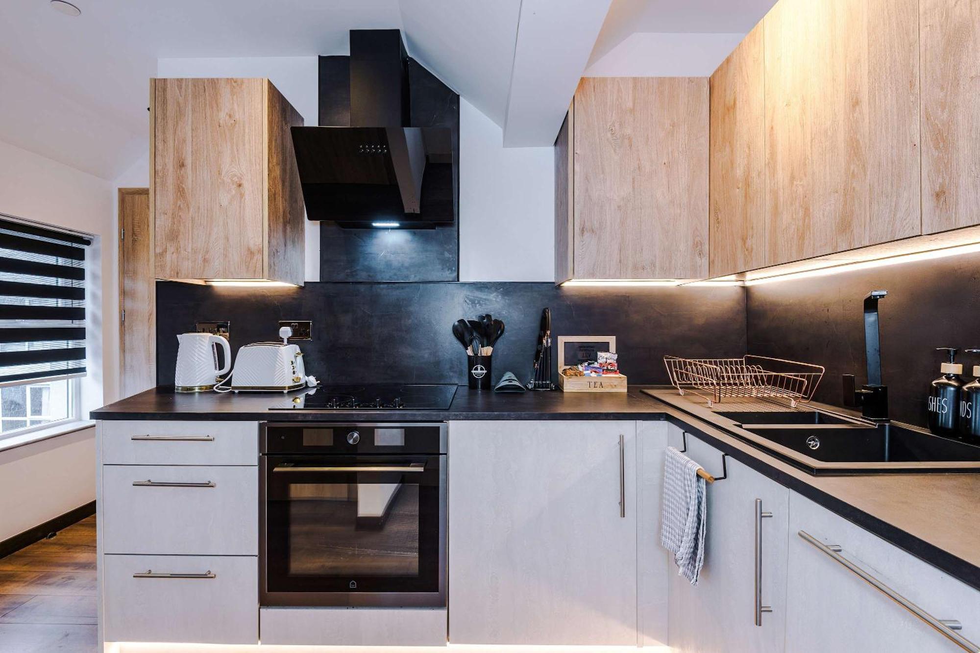 Court Complex - Sleeps 24 Apartment Llandudno