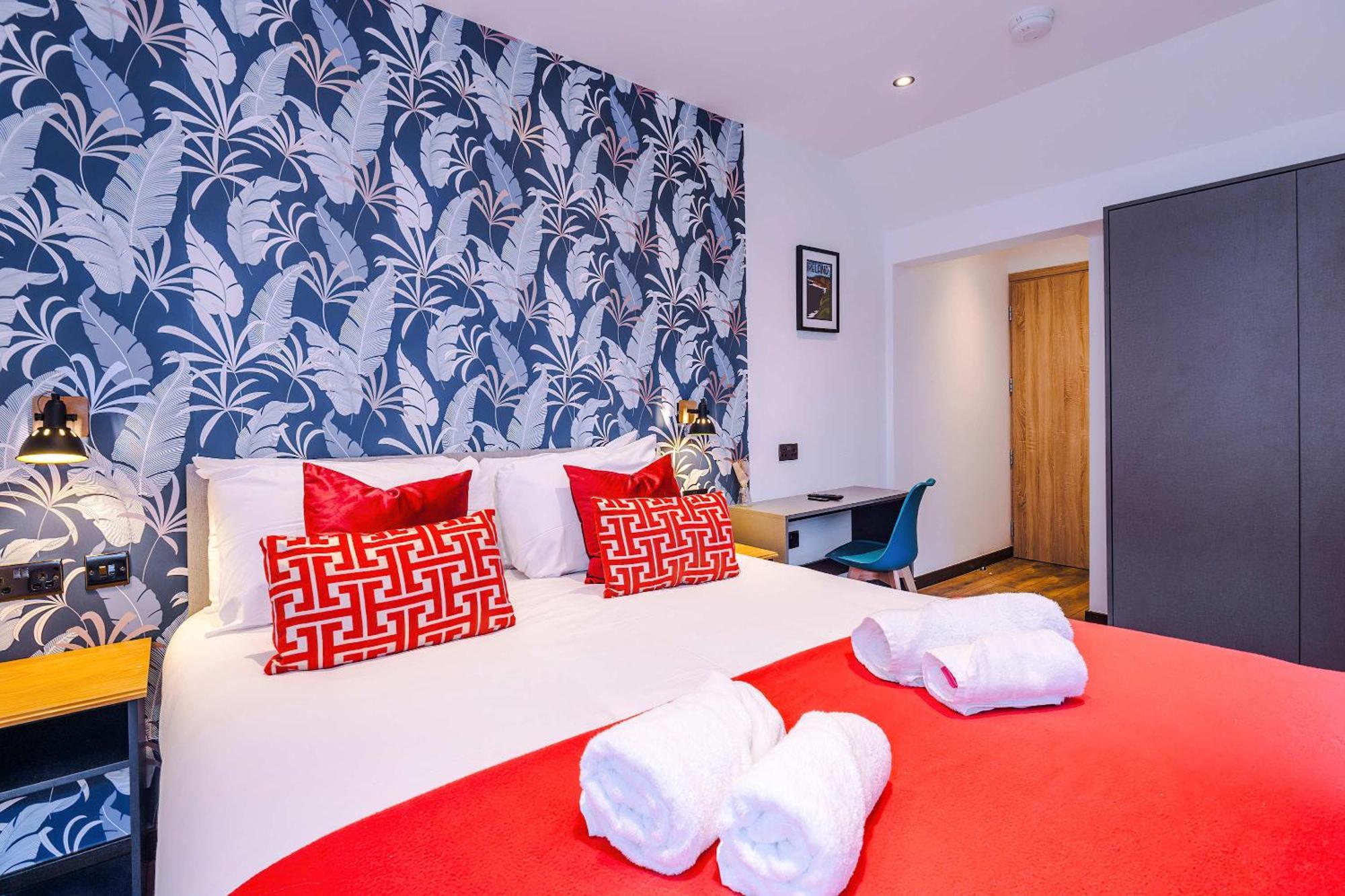Apartment Court Complex - Sleeps 24