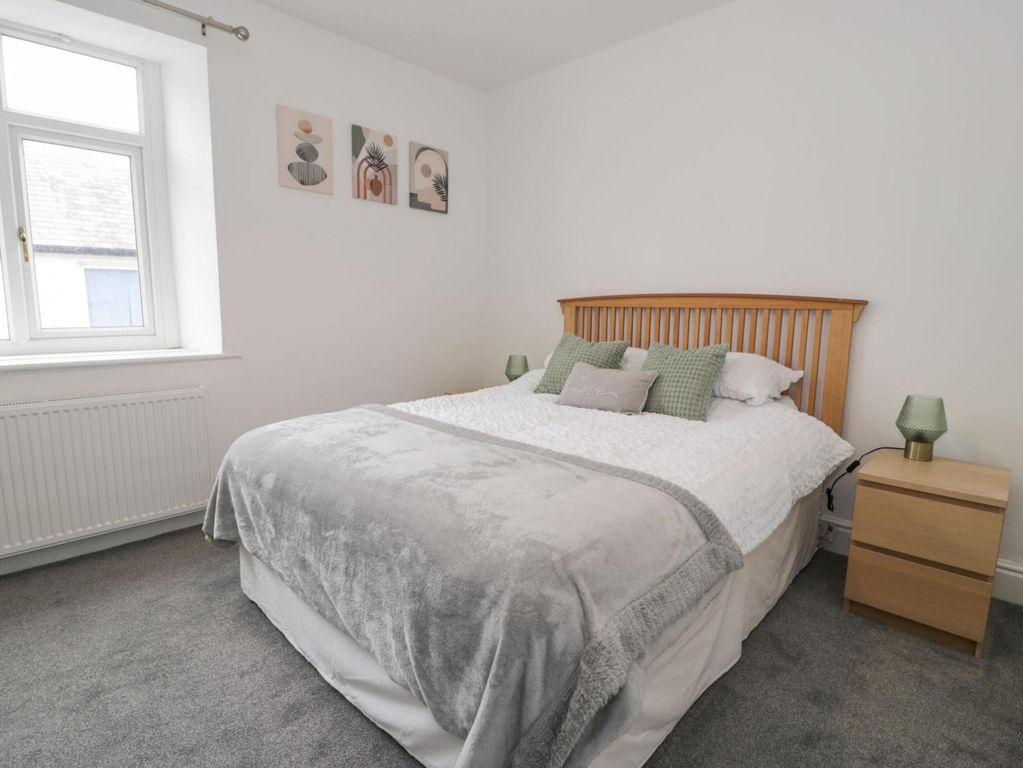 21 Taliesin Street * Llandudno