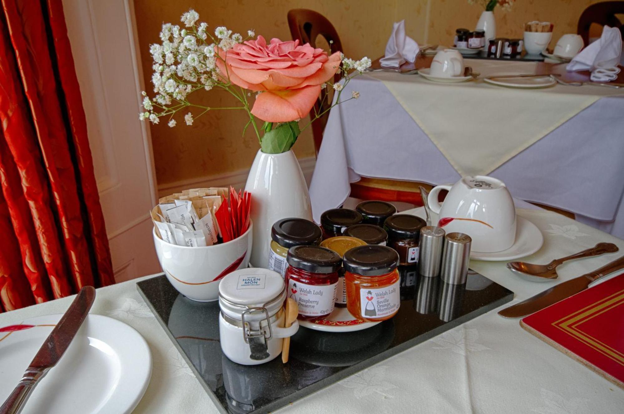 Holcombe House Guest house 4*
