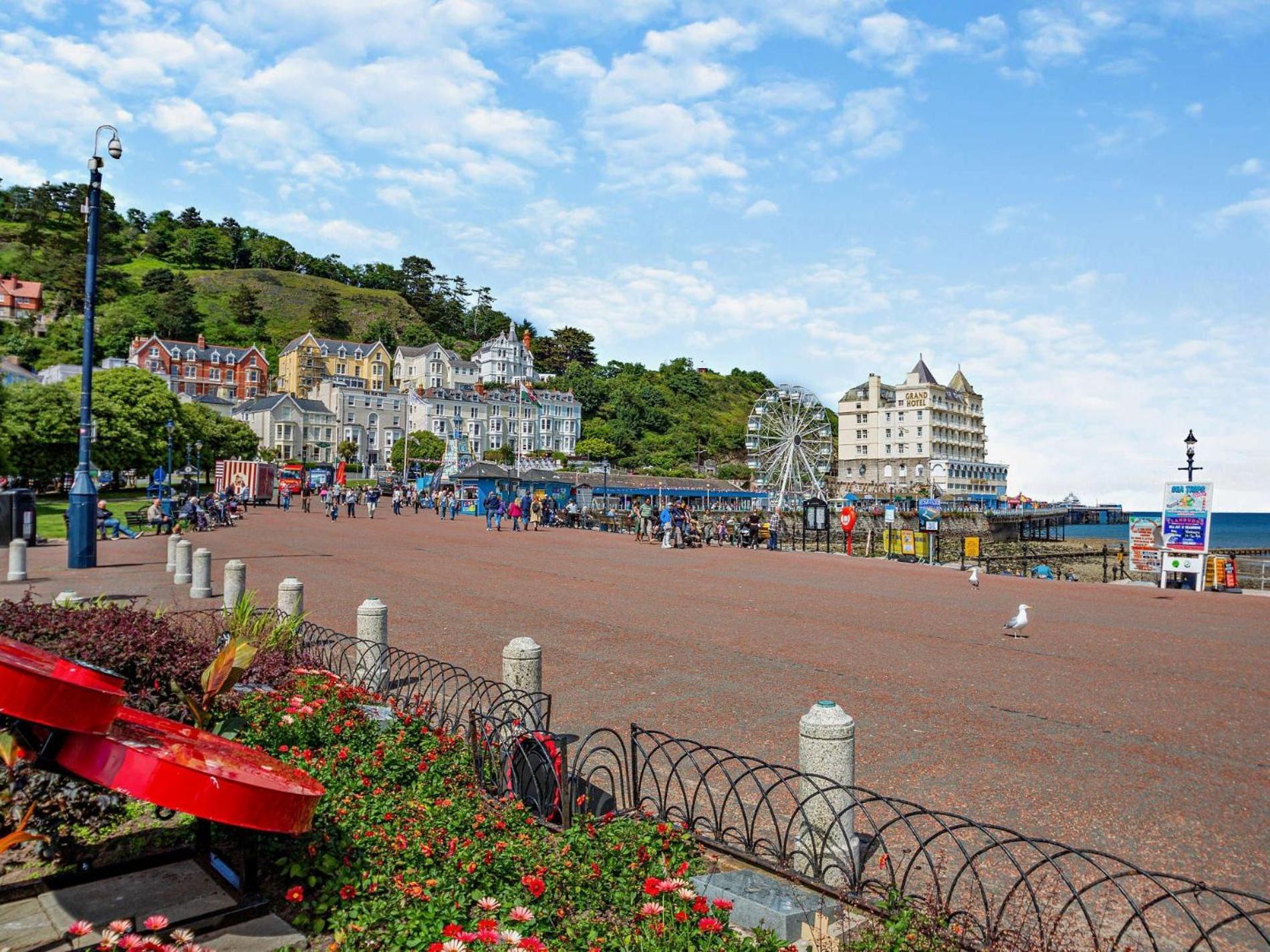 3 Bed In 95068 * Llandudno
