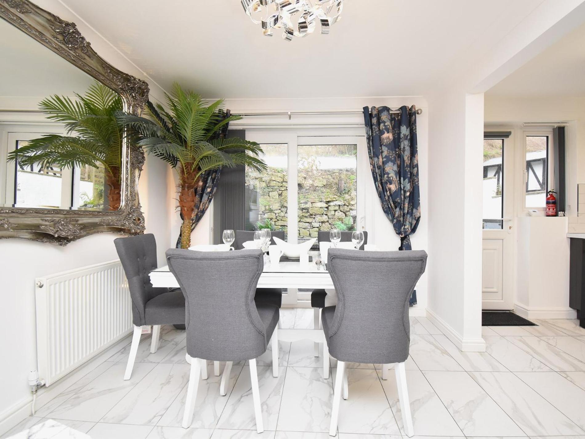 3 Bed In 95068 Holiday home