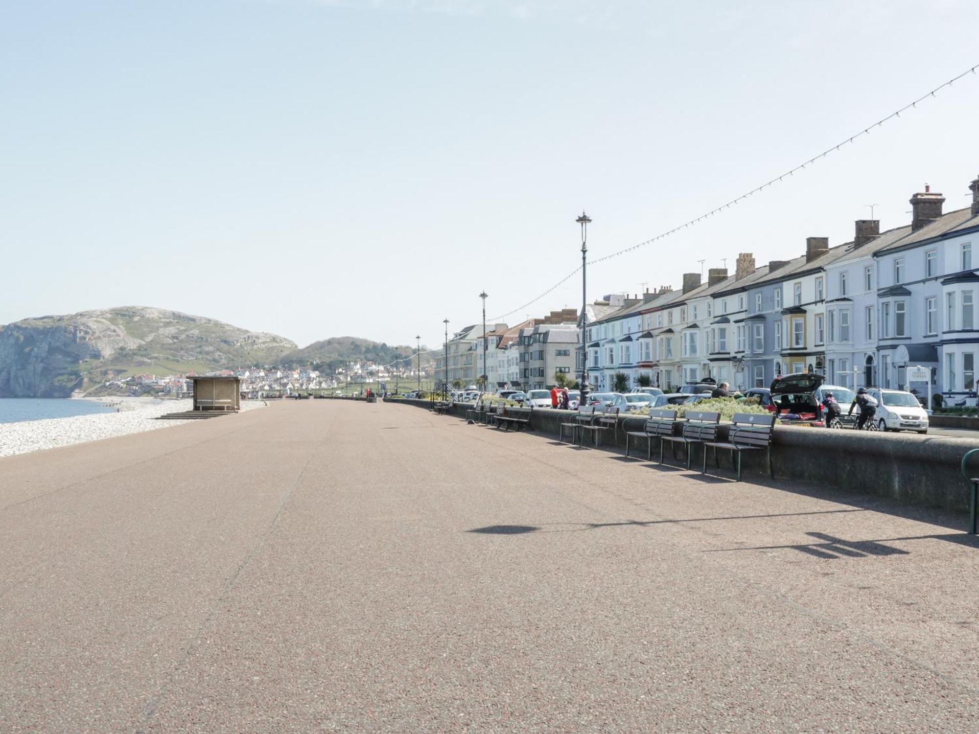 Orme's Edge No 9 * Llandudno