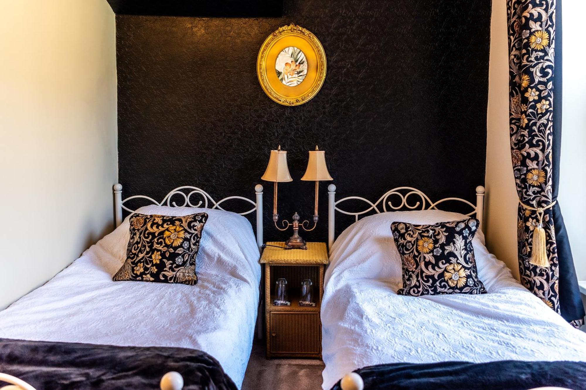 Guest house Mulberry House 2*