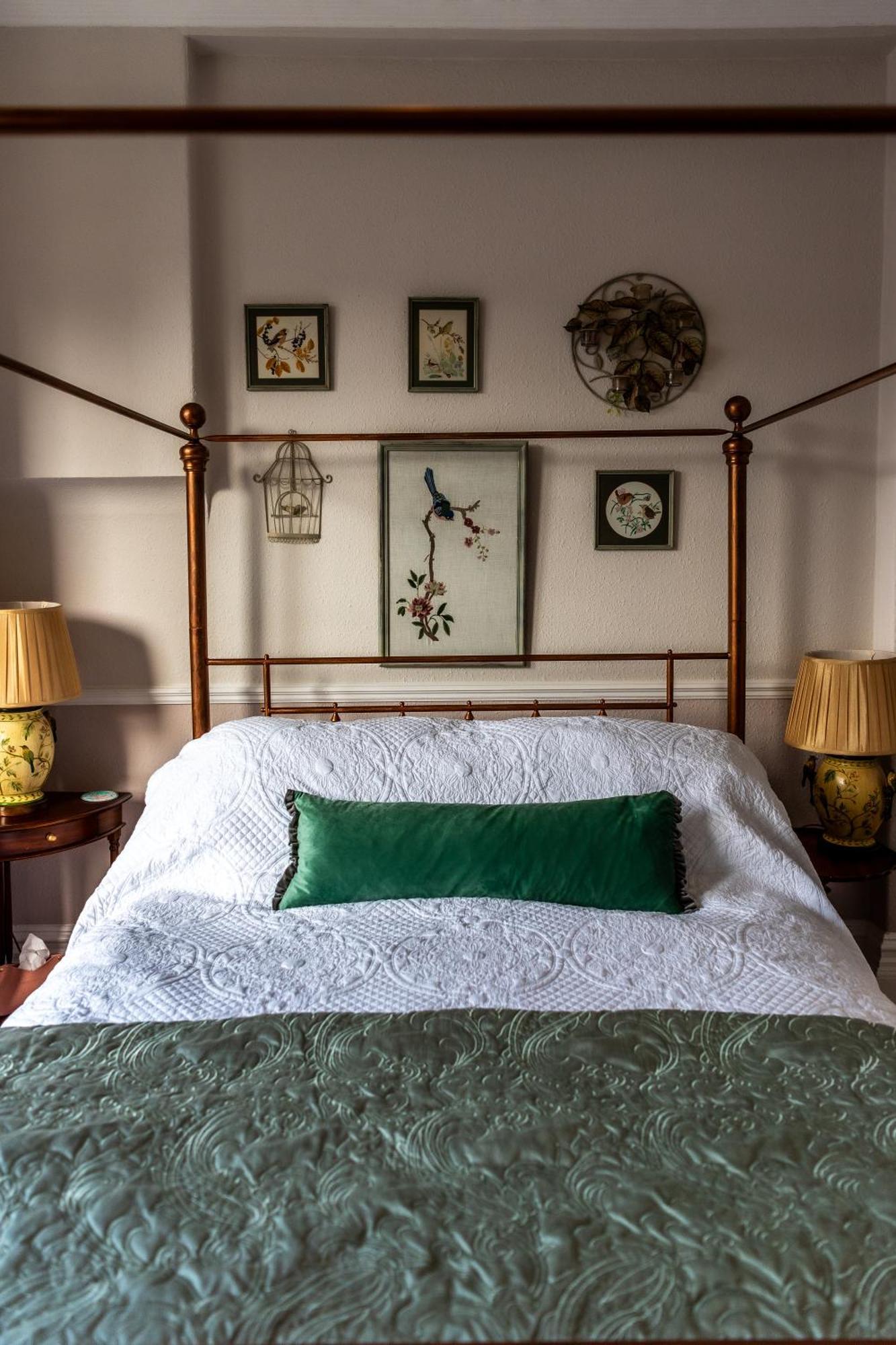 Mulberry House 2*