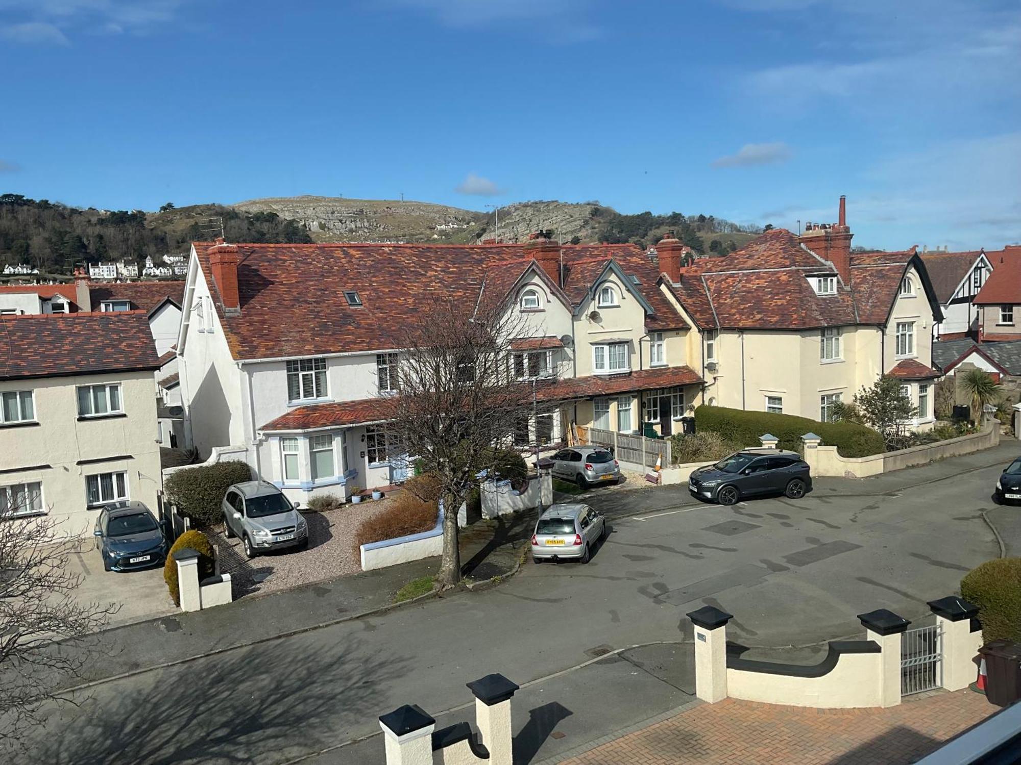 Cornerways * Llandudno