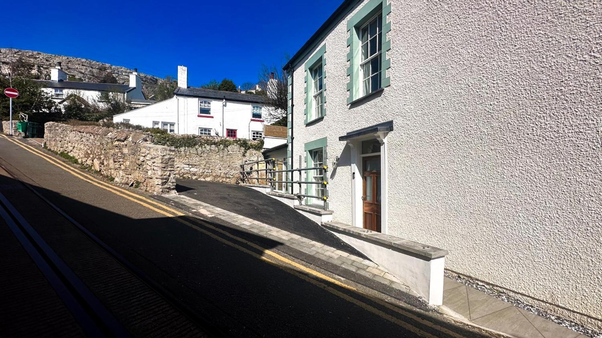 Holiday home Family By The Great Orme Tramway And *