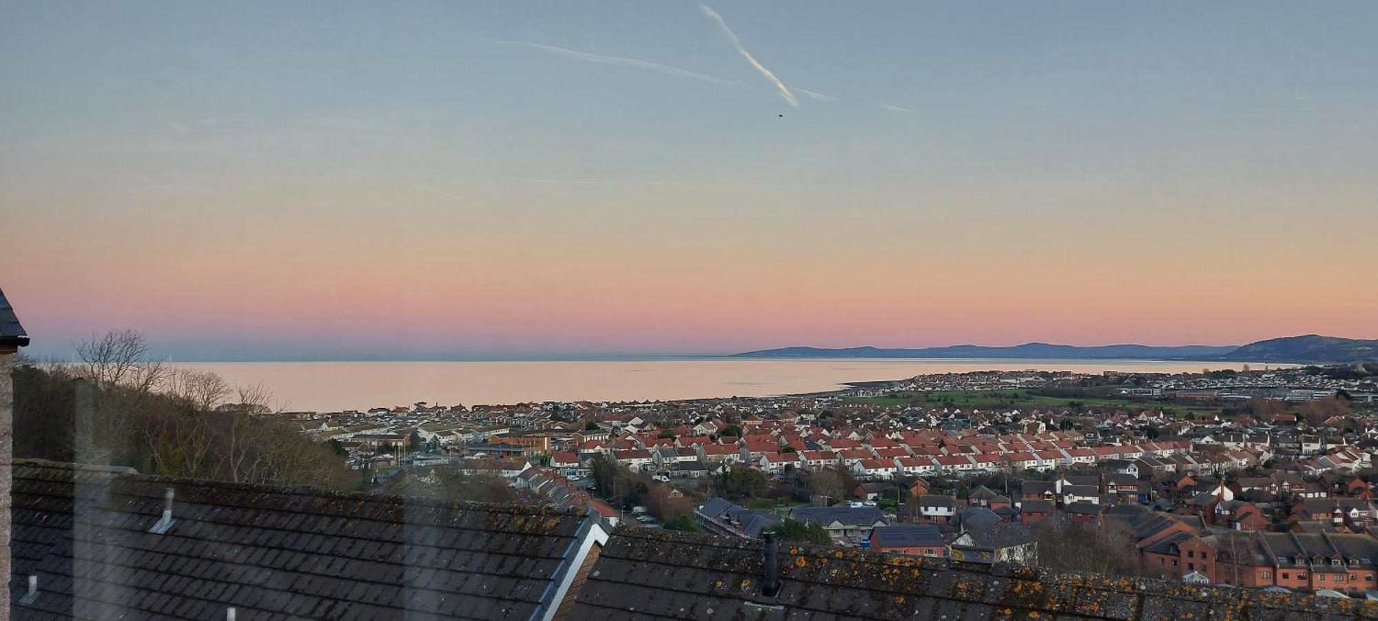 Detached House With Amazing Sea View And Hot Tub Holiday home