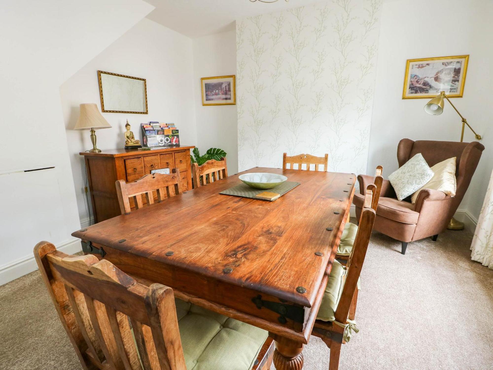 Llewelyn House Apartment *