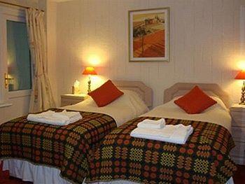 Rhiwiau Isaf Hotel