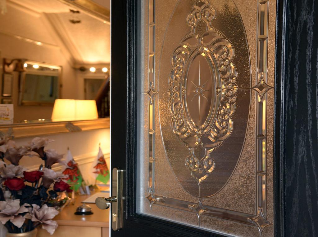 Guest house Alice Court 4*