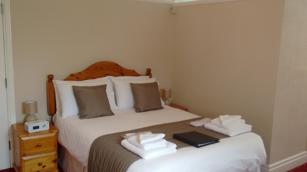 Guest house Cleave Court