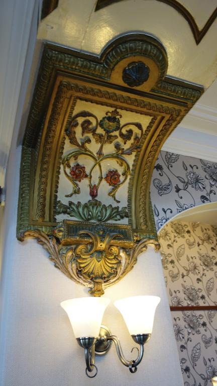 Bay Court 3*