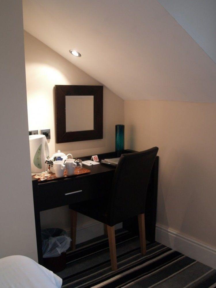 The Broadway 3*