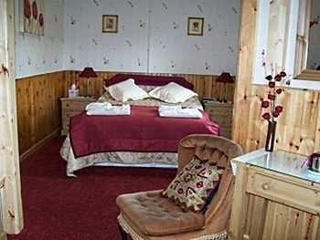 Rhiwiau Isaf Hotel 4*