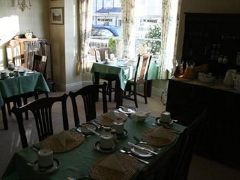 Guest house Glascoed 4*