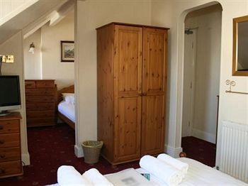 Glascoed Guest house