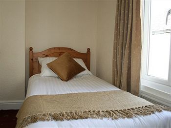 Guest house Glascoed 4*