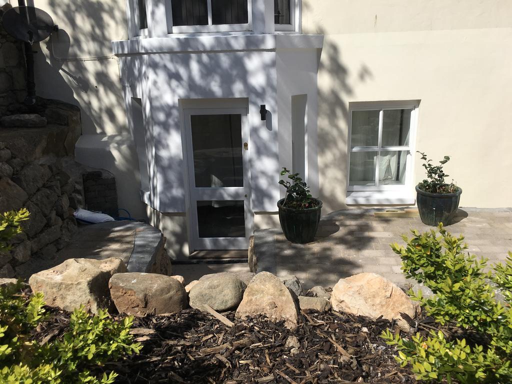 Apartment Llewellyn Avenue *