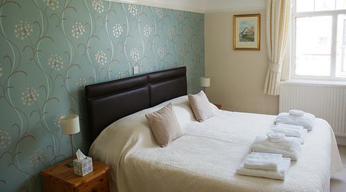 Guest house Cleave Court