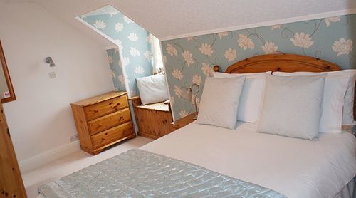 Cleave Court Guest house 3*