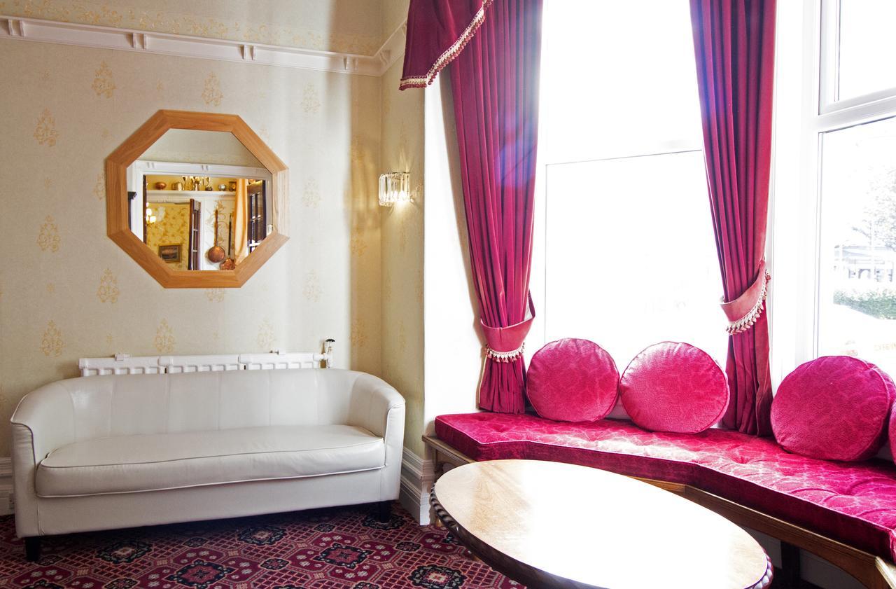 Evans Hotel