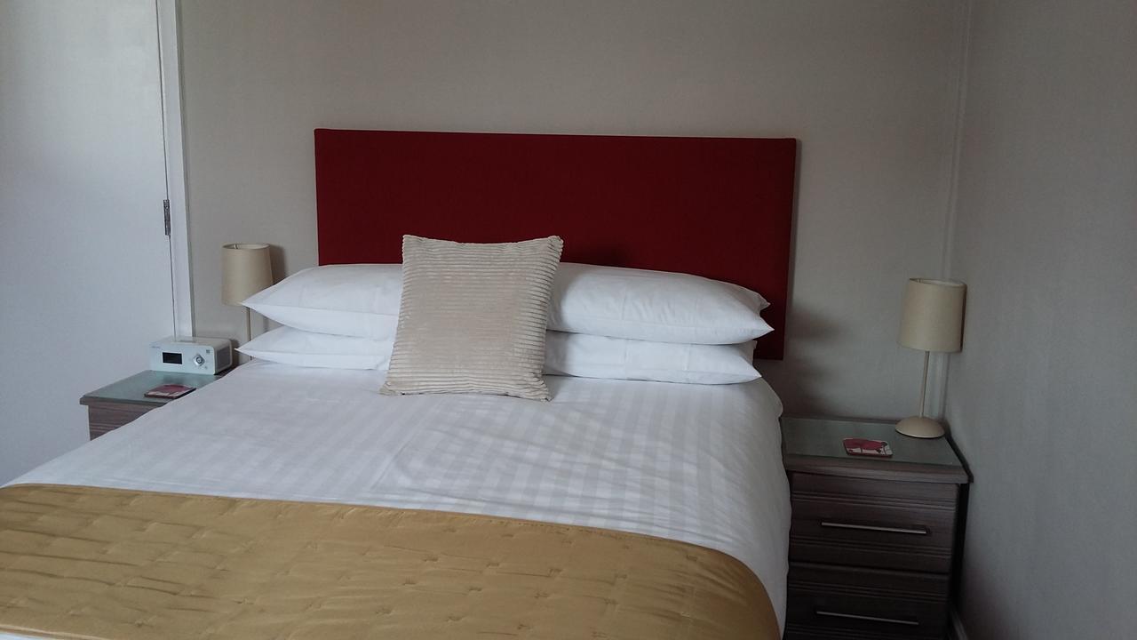 Cleave Court Guest house Llandudno