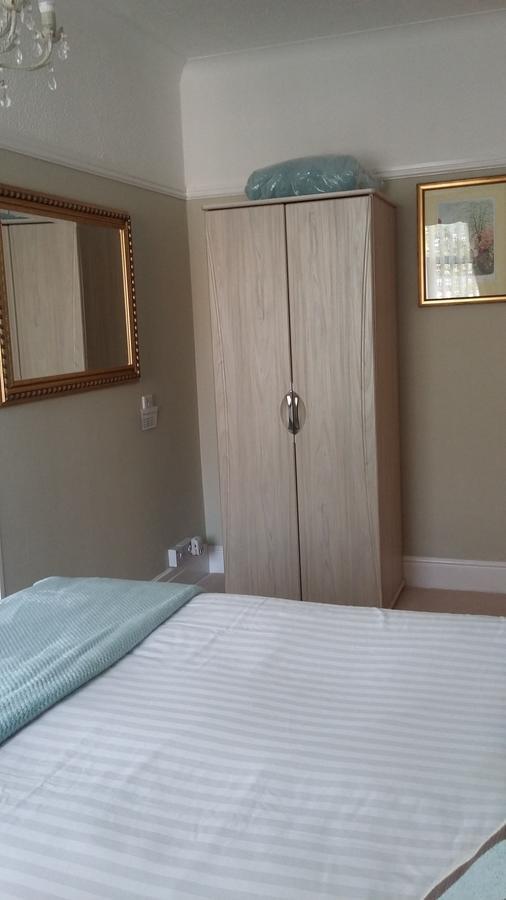 Guest house Cleave Court 3*