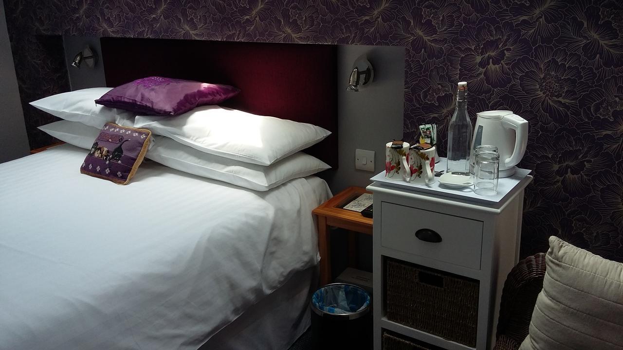 Cleave Court Guest house